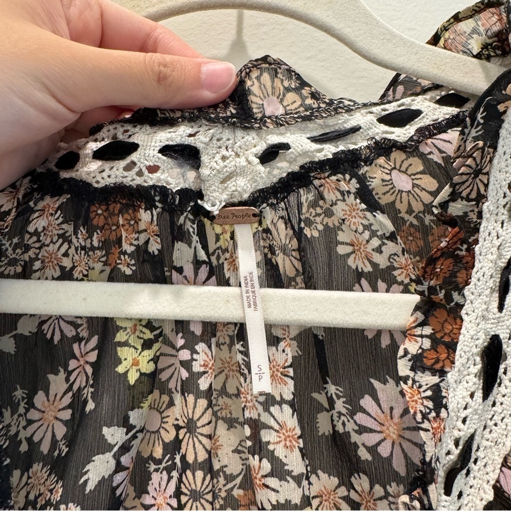 Free People Rylee Printed Top cropped floral
Size S - Picture 5 of 6